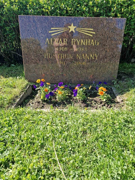 Grave number: 501 24 4987-4988