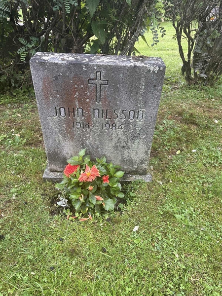 Grave number: 002 2   501