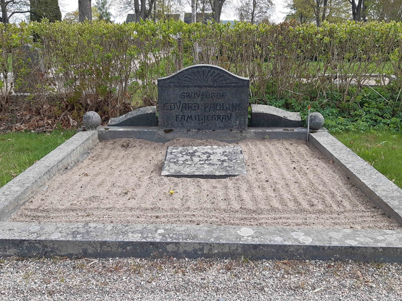 Grave number: NO 24    30