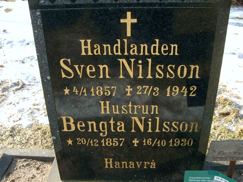Grave number: VI H     9, 10