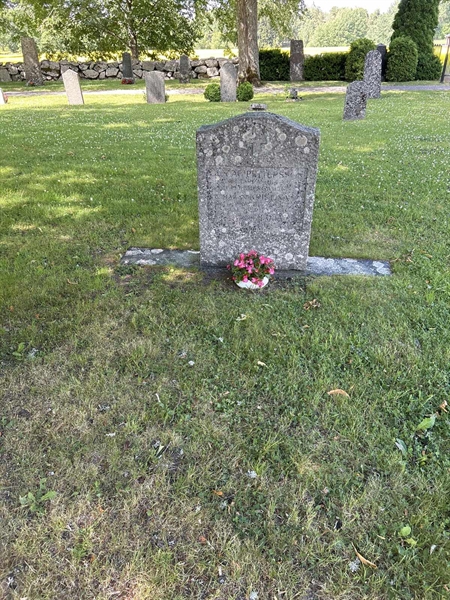 Grave number: 2 G  693-694