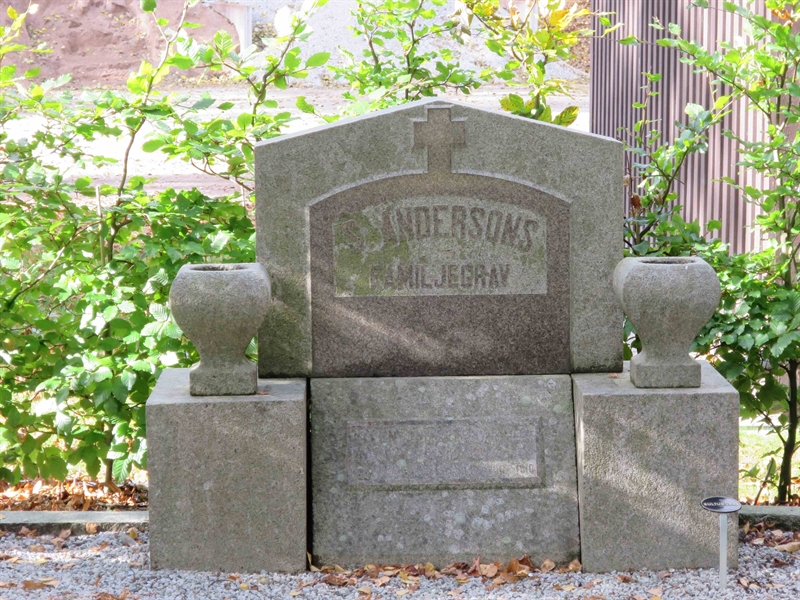 Grave number: HÖB GL.R    68