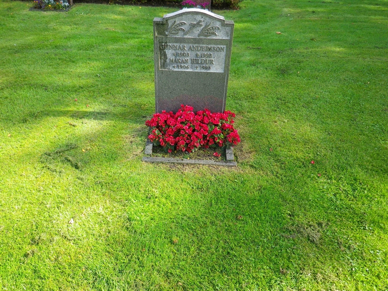 Grave number: OS ÖK   352, 353