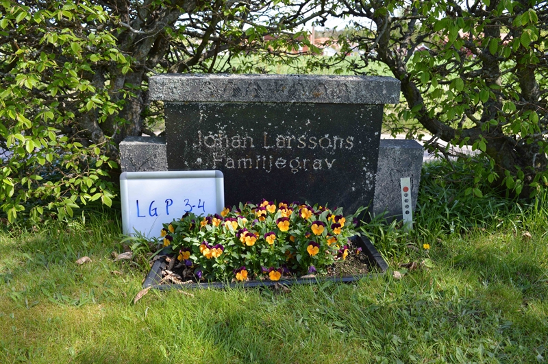Grave number: LG P     3, 4
