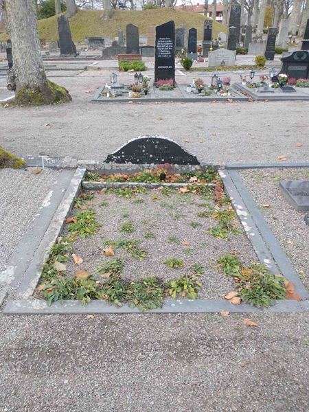 Grave number: VK D   116, 117