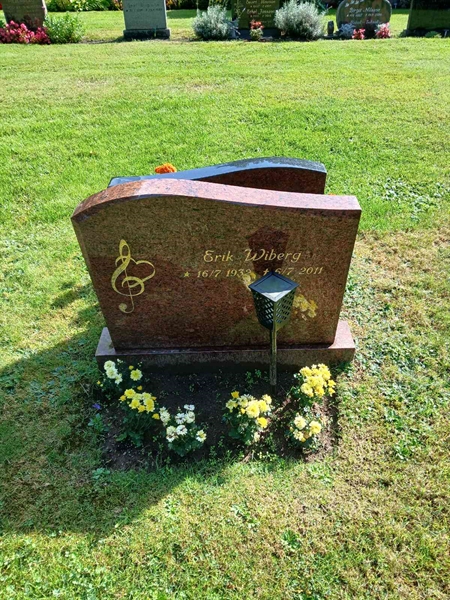 Grave number: ÖB 28    10, 11