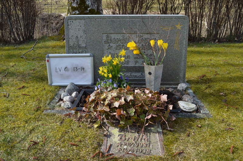 Grave number: LV C    13, 14