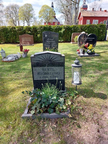 Grave number: HÖ 7  131