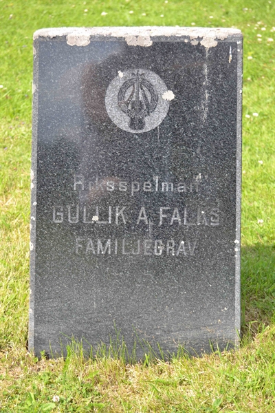 Grave number: 1 F   445