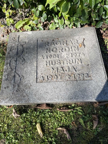 Grave number: 1 P1   297C