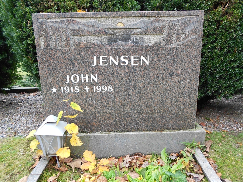Grave number: NÅ N3   145, 146