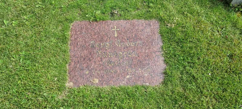 Grave number: LM 3 51  007