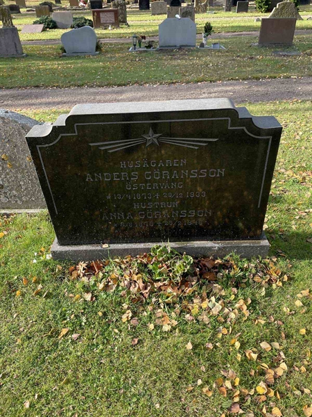 Grave number: VV 5   370, 371