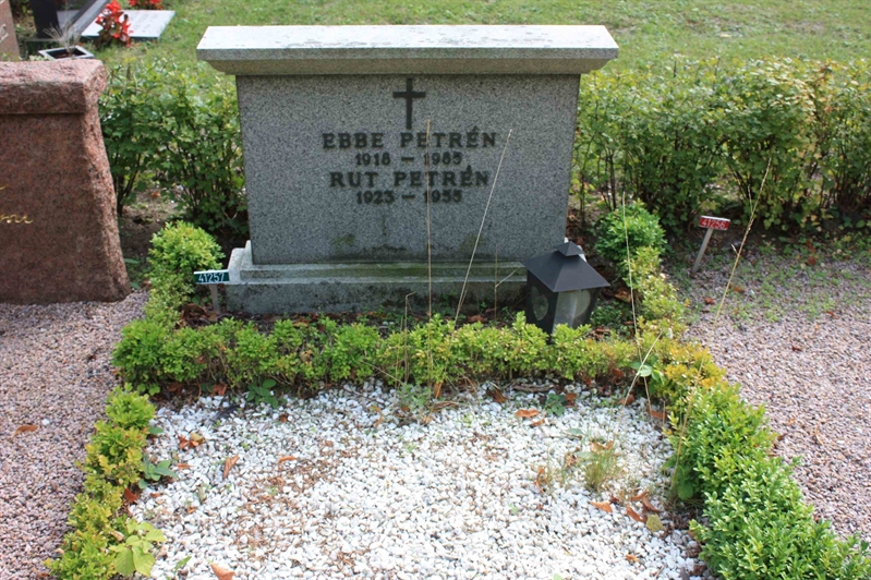 Grave number: Ö U05    33