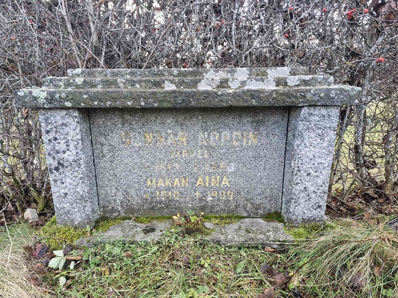 Grave number: AK C  4384-4385