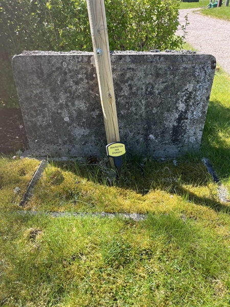 Grave number: 3 Ga 10   104-105