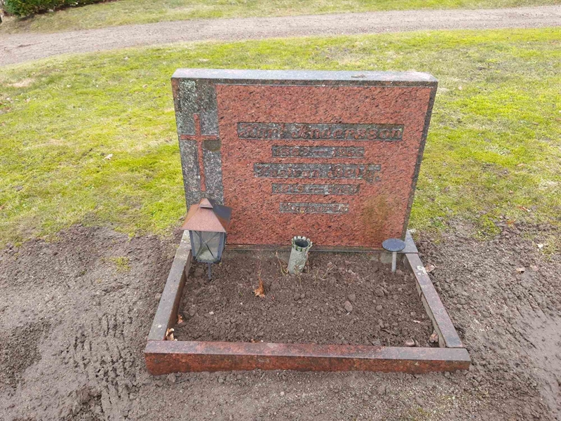 Grave number: M2 B   170, 171