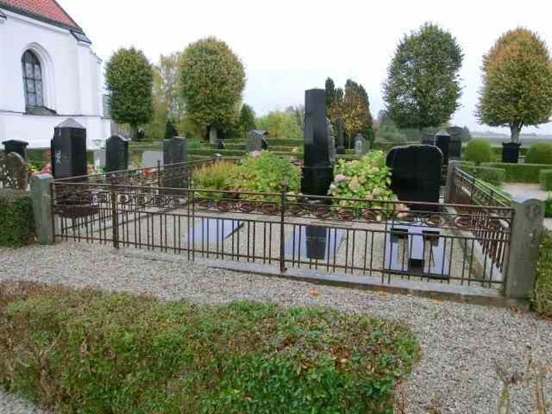 Grave number: ÖK E    008