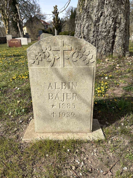 Gravnummer: LI   127