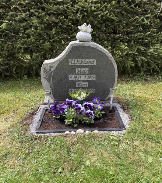 Grave number: 1 KV16   245