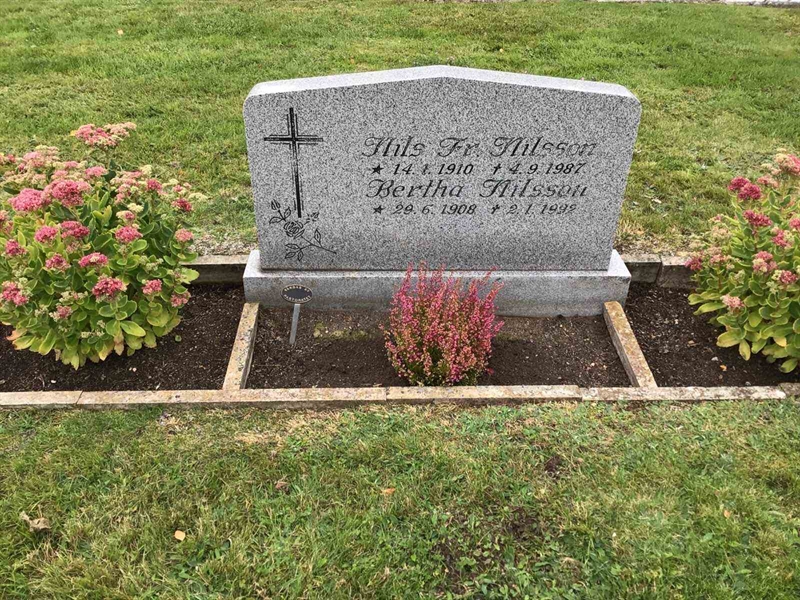 Grave number: 20 N   179-180