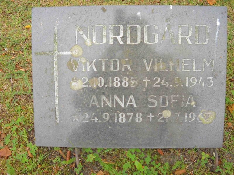 Grave number: 3 MB 09 32, 35