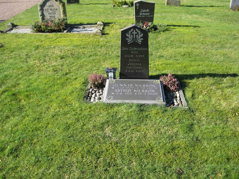 Grave number: ÖKK 7    70, 71