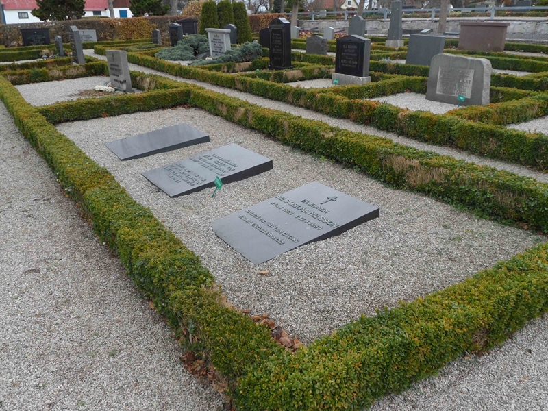 Grave number: ÖTN NMK1    43, 44, 45, 46, 47