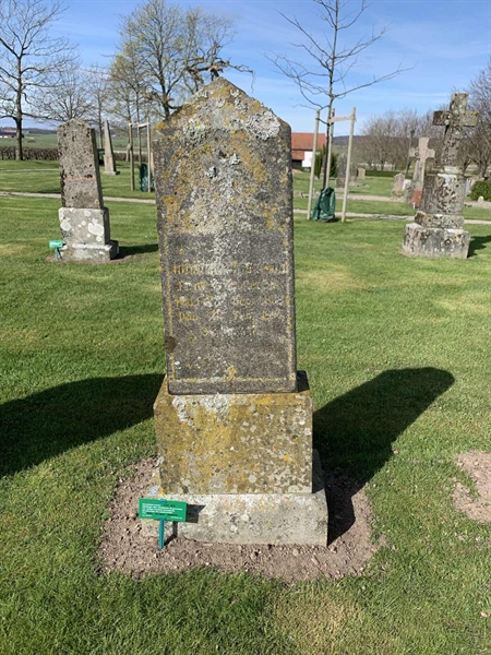 Grave number: V OIII    83