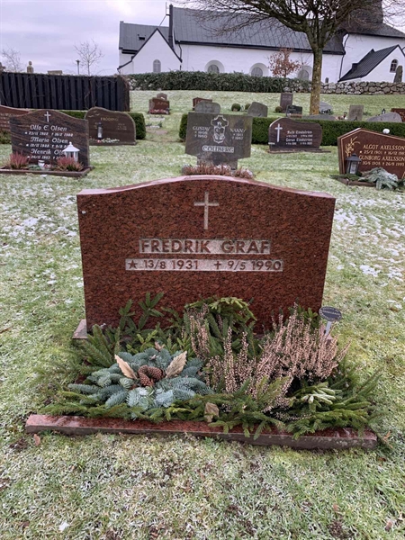 Grave number: SÖ L   151, 152