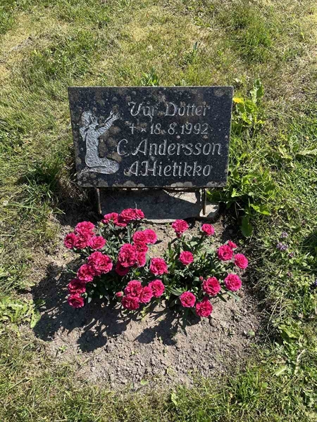 Grave number: N 5 2   202