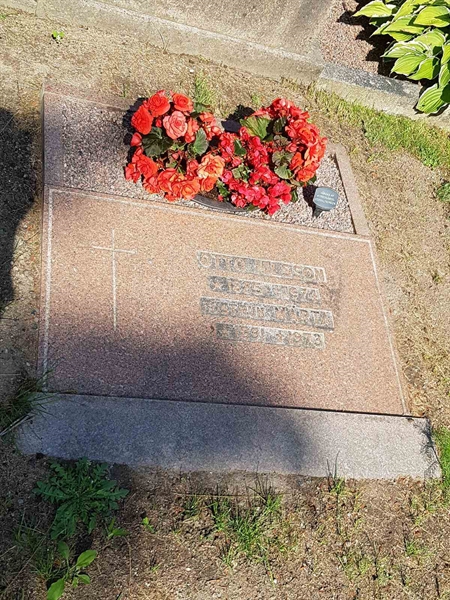 Grave number: 01   667