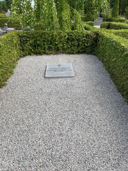 Grave number: NK IV    77