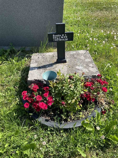 Gravnummer: N 5 1   140