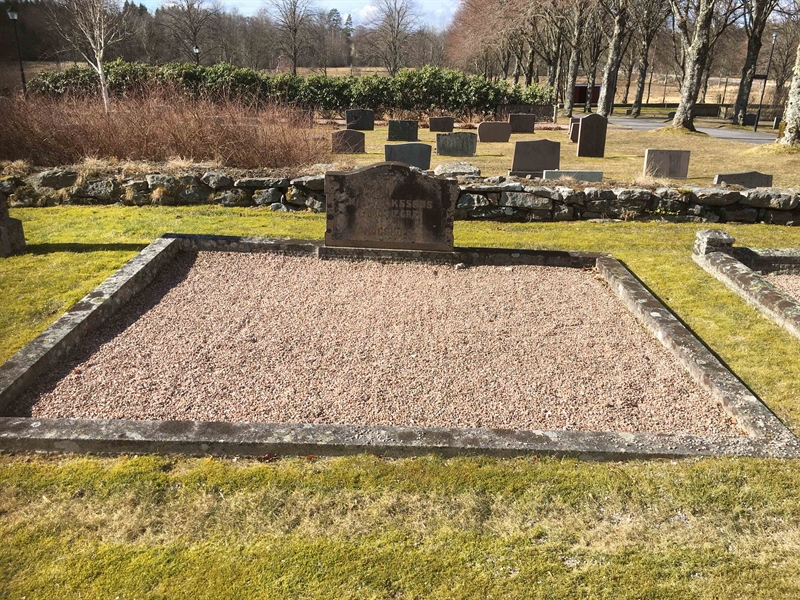 Grave number: 1 G   383, 384, 385