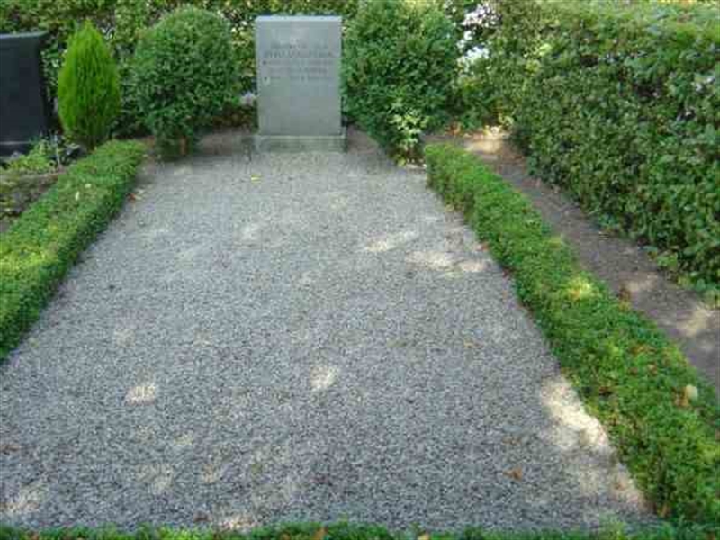 Grave number: FLÄ C     9a,    9b,    9c,    9d