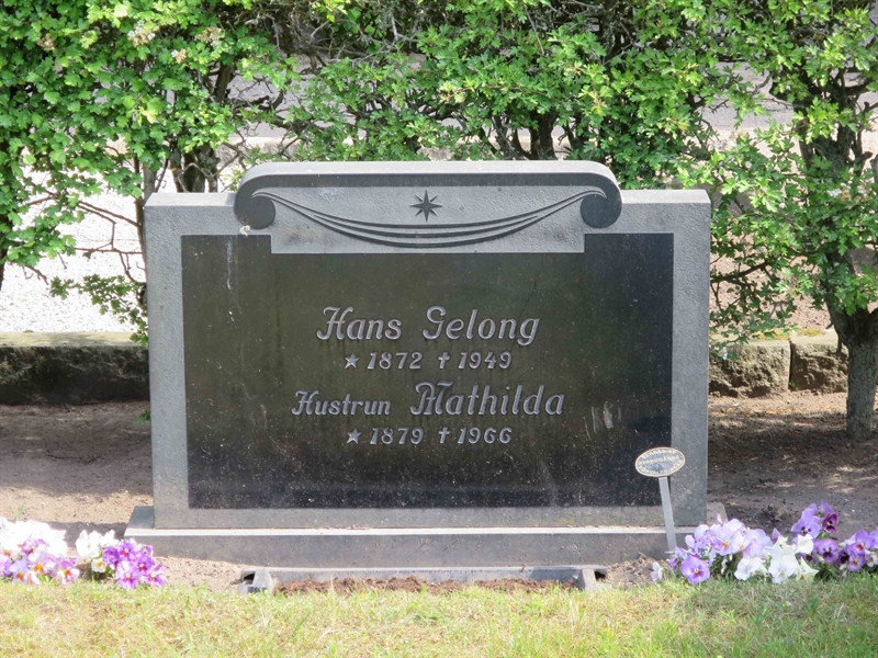 Grave number: HÖB 37    22