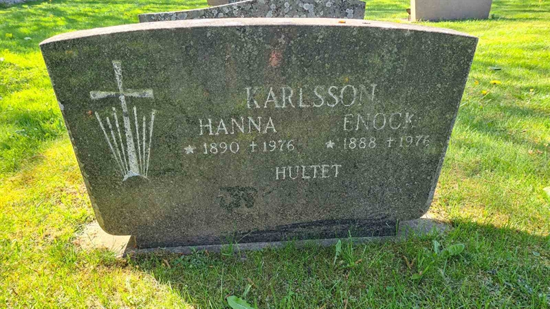 Grave number: M G 15 52-53