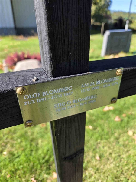 Grave number: T A B   565-566