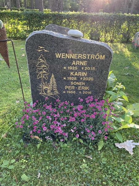 Grave number: 1 KV12   160
