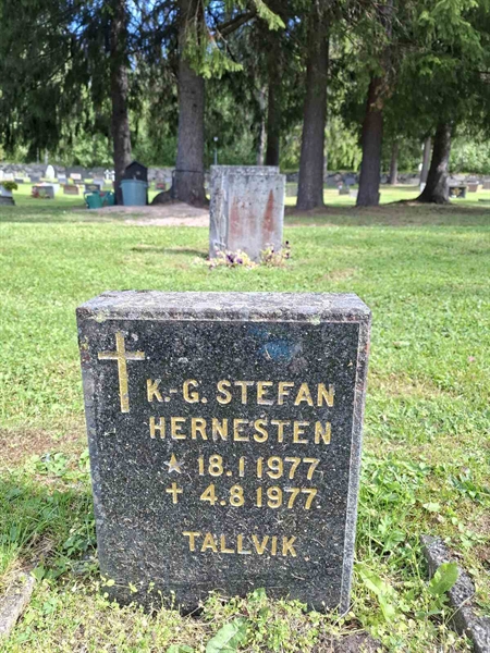 Grave number: 001 2   681