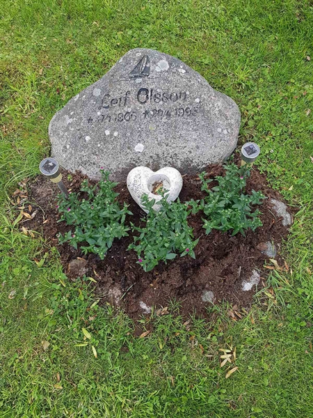 Grave number: 07 71054