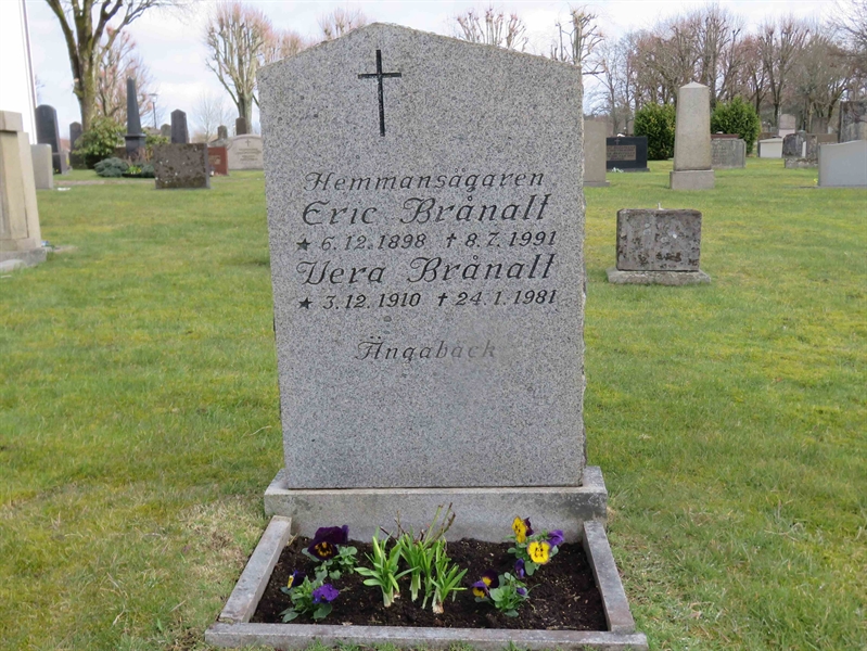 Grave number: 01 F    16, 17