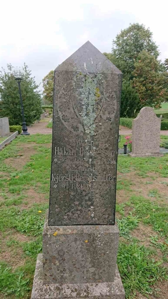 Grave number: AK 01    40