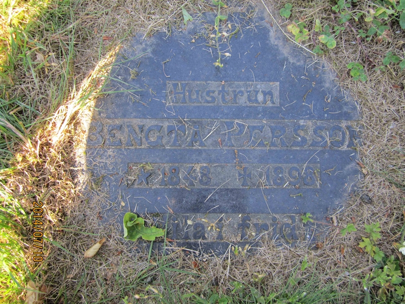 Grave number: 8 B   121