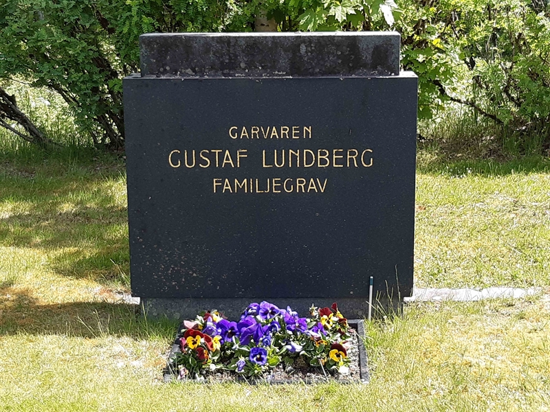 Grave number: JÄ 04    90