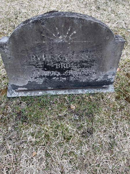 Grave number: R 2    97-E
