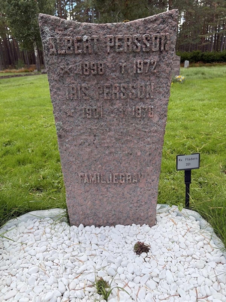 Grave number: 2 F   351