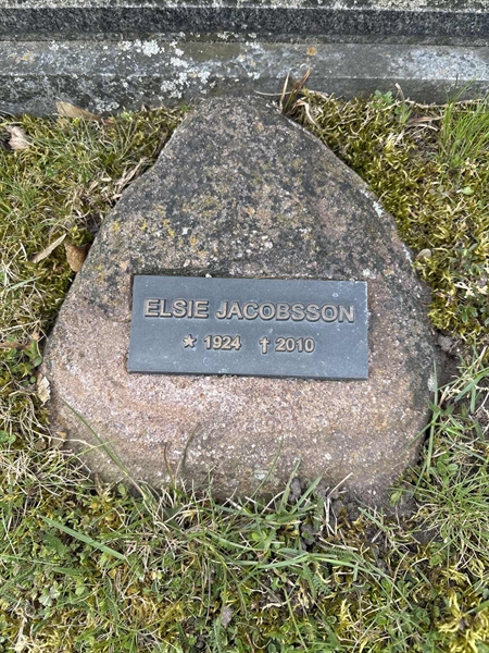 Grave number: LI 56