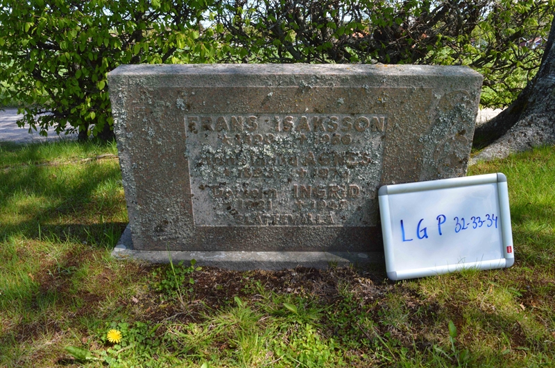 Grave number: LG P    32, 33, 34